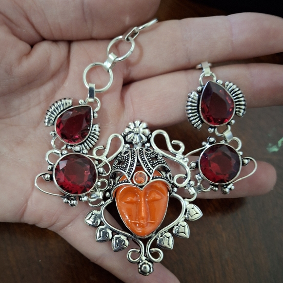 New Carved Red Goddess Face Garnet 925 Silver Bracelet. - Picture 13 of 16